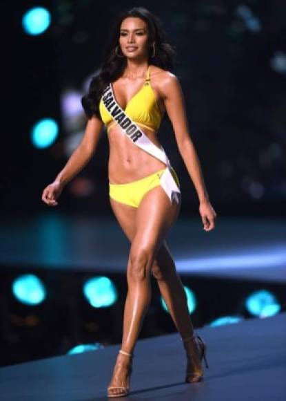La centroamericana que figura en el top de la Miss Universo 2006 es Marisela de Montecristo de El Salvador.