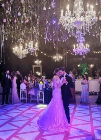 Camila también recibió una lluvia de críticas en redes sociales luego de que se viralizara un video de su lujosa boda a finales de 2019.
