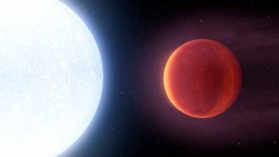 El planeta, mostrado aquí en una reproducción artística, es de hecho más caliente que muchas estrellas.
