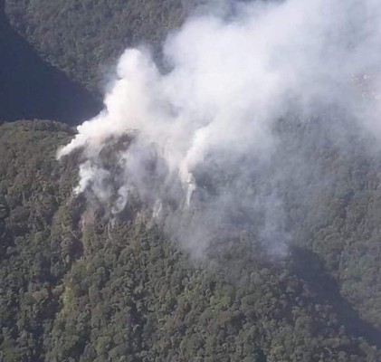 Honduras: Vapor de aguas termales sería humo blanco en Pico Bonito