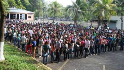 Más de 2,000 jóvenes se someten cada tres meses a la Prueba de Aptitud Académica en la Unah-vs.