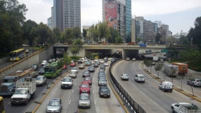 La Ciudad de México es una de las urbes con mayor tráfico y más contamindas del mundo.