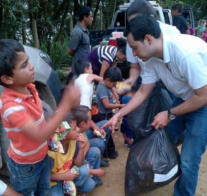 Misioneros llevan ayuda a aldeas de El Merendón