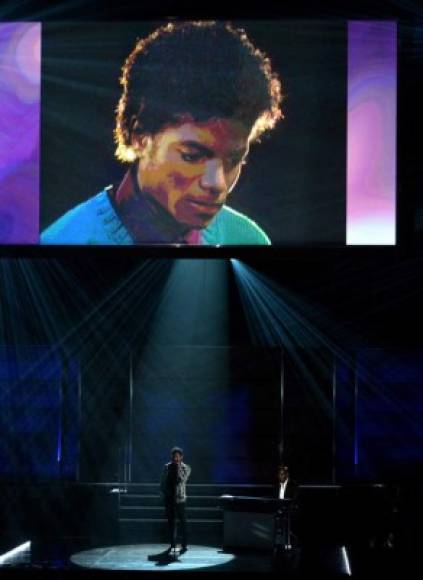Miguel hizo un homenaje a Michael Jackson.