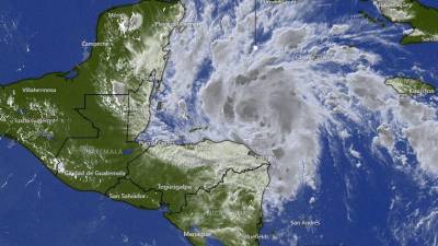 Lisa se convertirá en huracán a media noche sobre el mar Caribe de Honduras
