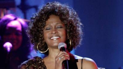 La desaparecida Whitney Houston.