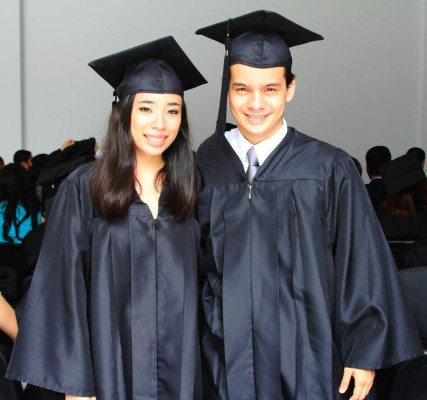 Unitec y Ceutec celebra graduaciones