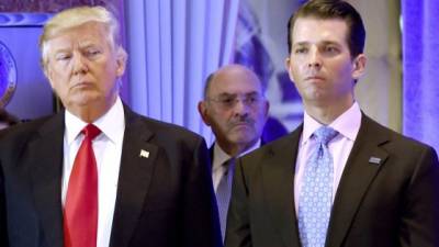 El mandatario estadounidense y su hjo Donald Trump Jr.