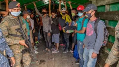 Un grupo de migrantes fueron detenidos por autoridades de Guatemala y ya fue devuelto a Honduras.