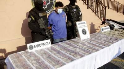 Según investigaciones, el capturado conocido dentro de la Pandilla 18 como Luisito, era el encargado del traslado del dinero producto de la extorsión. Se le encontró en posesión de más de medio millón de lempiras y una motocicleta.