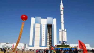 China invierte miles de millones de dólares en su programa espacial, para intentar ponerse al nivel de Europa, Estados Unidos y Rusia.