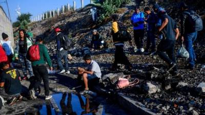 México registró en marzo una cifra récord de 17.445 migrantes presentados ante las autoridades migratorias y 3.139 menores no acompañados detectados por el DIF, en su mayoría de Guatemala y de Honduras. Foto: AFP