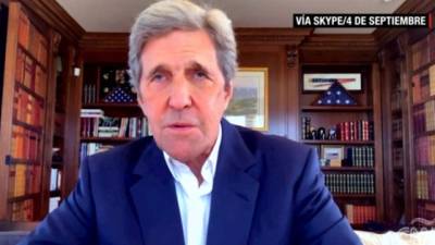 Fotografía cedida por CNN en Español donde aparece el exsecretario de Estado John Kerry durante una entrevista con el canal que se emitirá el próximo domingo 13 de septiembre a las 20.00 horas. EFE/CNN en Español