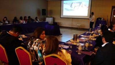 Presentaron diferentes casos de pacientes con alguna enfermedad en la piel. Foto: Cristina SANTOS