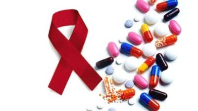 Las personas con VIH deben tomar sus medicamento.