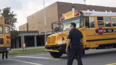 Las autoridades de la ciudad de Nashua, New Hampshire, EUA, ordenaron cerrar las escuelas hoy tras recibir amenazas de violencia.