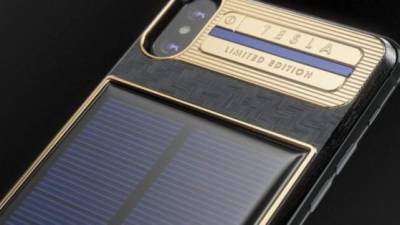 Olvídate de la carga inalámbrica, la batería del iPhone X Tesla solo necesita la luz del sol.