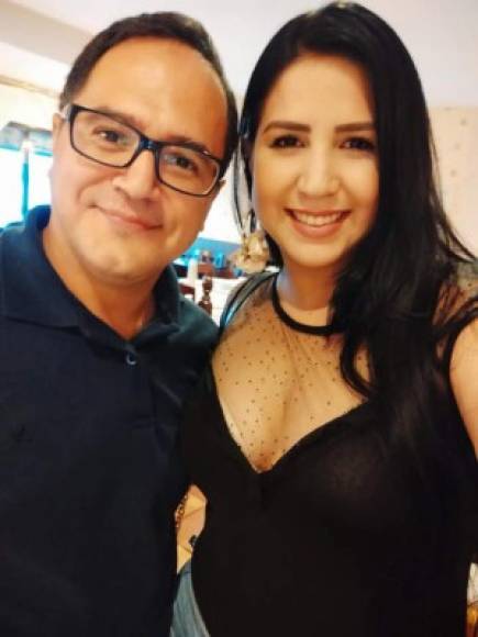 Zoé María Herrera junto a su hermano Rudy Urbina, uno de los hijos de Chelato y el que se encargó de informar sobre la muerte del entrenador.