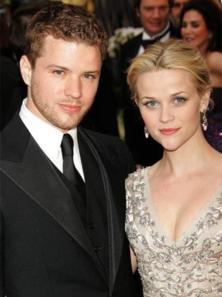 Reese Whiterspoon. La actriz terminó su matrimonio con Ryan Phillippe, cuando este le fue infiel con su co-protagonista en la película Stop-Loss, Abbie Cornish.