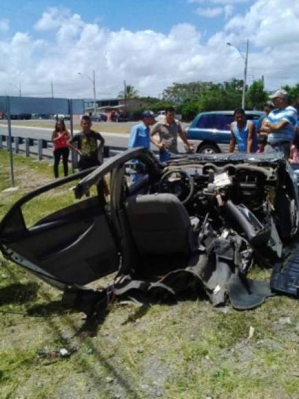 Así quedó de destruido el vehículo tipo turismo.