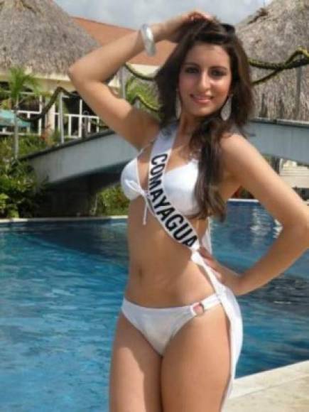 Roxana Kafati, esposa de Esdras Padilla, es una joven que en su momento estuvo participando en varios cértamenes de belleza y poniendo en alto el nombre de Honduras en el exterior.