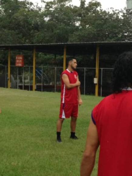 El hijo de Mauro Reyes, que lleva el mismo nombre de su padre, también ha salido del Honduras Progreso y ahora jugará en la Segunda División con la Real Juventus de Wilmer Cruz.
