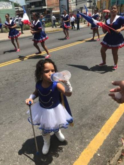 Exhastua estaba la hermosa Yuleisi Ferrera del Centro Básica San Juan Bosco.