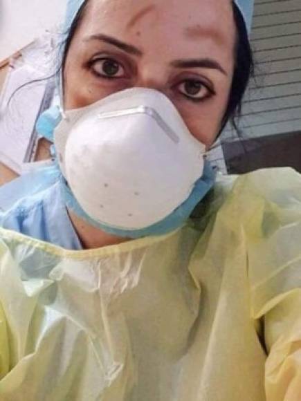 'Tomé la selfie para mostrársela a mi hija de 1 año cuando haya crecido. Le contaré sobre este momento', escribió el médico italiano en una publicación en Instagram que se viralizó en redes sociales.<br/><br/>Otros médicos y enfermeras del Reino Unido, España y Estados Unidos imitaron la acción y mostraron sus maltratados rostros tras una ardua jornada de trabajo en los hospitales.