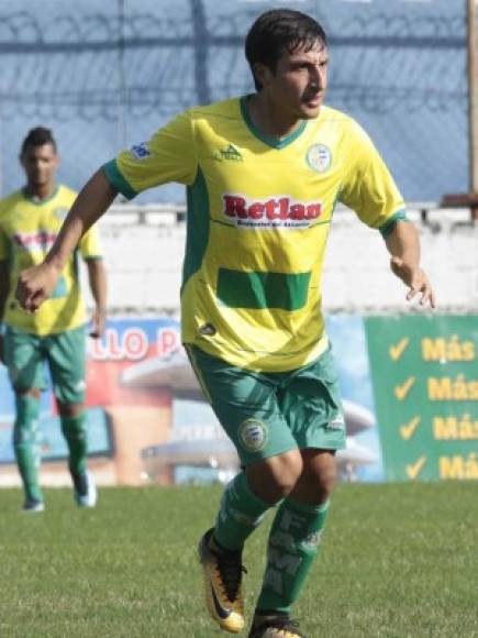 Israel Fonseca: El defensor fue dado de baja en el Juticalpa y tampoco tiene equipo. Cuenta con 28 años de edad, jugó anteriormente en Olimpia y Deportes Savio.