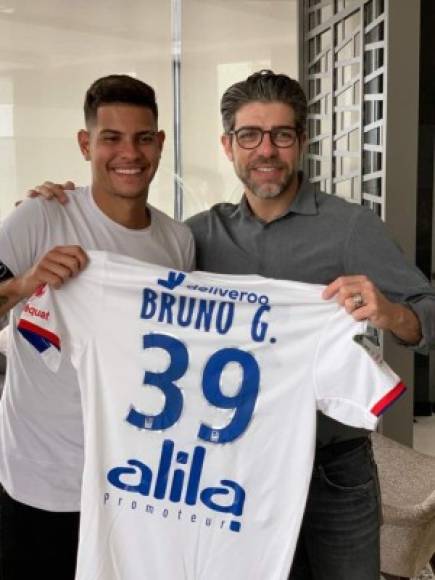 El Olympique de Lyon ha anunciado el fichaje del centrocampista brasileño Bruno Guimaraes por 20 millones de euros. El jugador de 22 años, que procede del Athletico Paranaense, firma un contrato hasta el 30 junio de 2024.