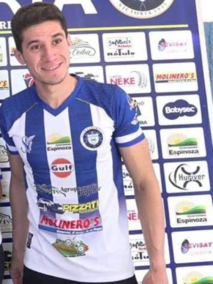 Esdras Padilla: El mediocampista hondureño no seguirá en el Victoria de la Liga de Ascenso. El jugador catracho ha estado jugando en ligas burocráticas de Estados Unidos.<br/>