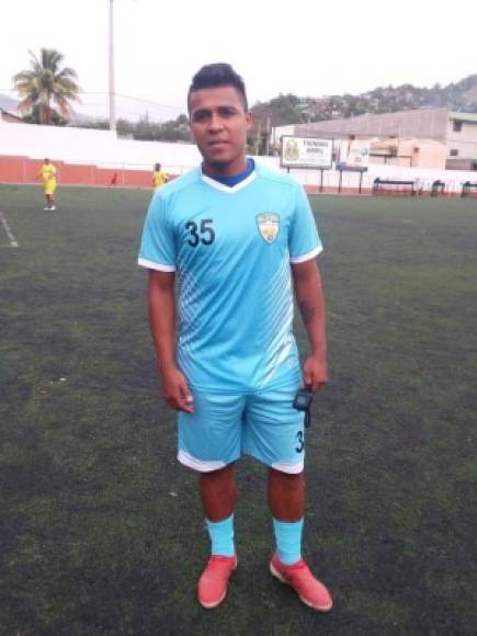 Fredixon Elvir: El delantero fue dado de baja en el Real Minas. Además ha jugado en el Olimpia y Honduras Progreso.