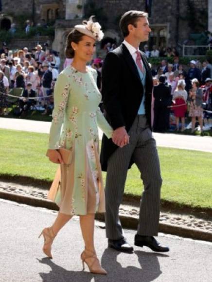 Pippa Middleton y su esposo James Matthews a su llegada a la boda real de Harry y Meghan Markle.