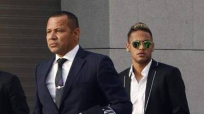 Neymar es actualmente delantero del FC Barcelona de España.