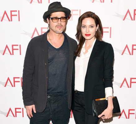 Jolie y Pitt quieren adoptar una niña  