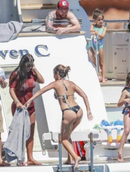 Los jugadores y sus familias disfrutan a lo grande en Ibiza.