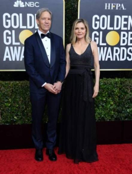La actriz Michelle Pfeiffer y su esposo, el productor y escritor David E. Kelley, con ha estado casada desde 1993.<br/>