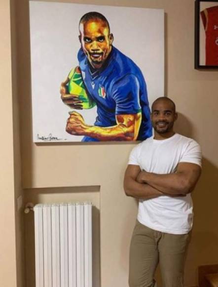 El jugador de rugby Maxime Mbanda cuenta con 27 años de edad.