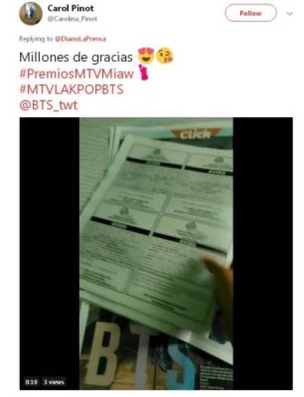 Cartol a través de Twitter nos compartió el momento cuando encontró su poster de BTS.