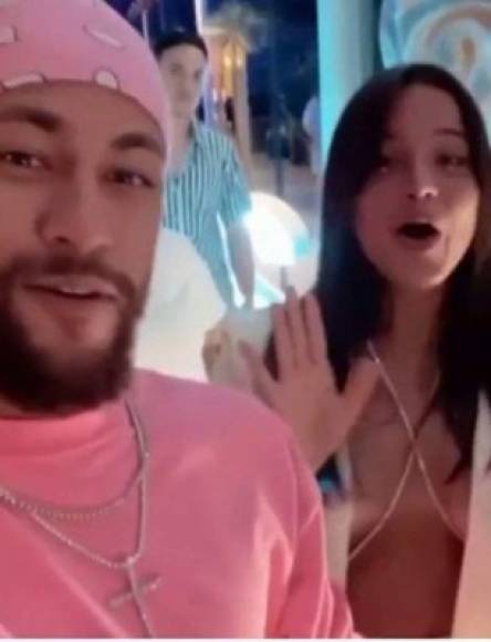 Neymar publicó en las stories de su cuenta de Instagram un video bailando con una cantante argentina que se hizo famosa en los últimos tiempos.¿Quién es ella?
