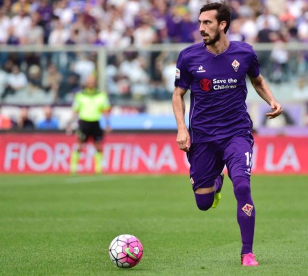 Florence (Italy), 08/05/2016.- (FILE) Fiorentina's Davide Astori in action during the Italian Serie A soccer match ACF Fiorentina vs US Palermo at Artemio Franchi stadium in Florence, Italy, 08 May 2016 (reissued 04 March 2018). The 31-year-old Astori was found dead in a hotel room. (Florencia, Italia) EFE/EPA/MAURIZIO DEGL'INNOCENTI