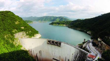 La central hidroeléctrica Francisco Morazán es la mayor fuente de energía hídrica del país.