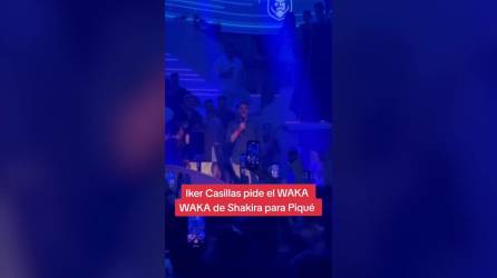 Iker Casillas pide el Waka Waka para Piqué en una discoteca