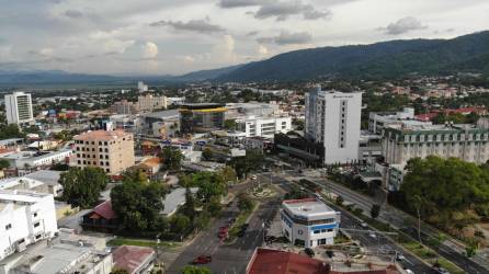 La ciudad cuenta con más de 200 hoteles y tres grandes centros de convenciones.