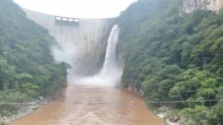 Las descargas comenzaron pasadas las 2:00 de la tarde.