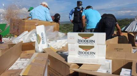Autoridades hondureñas destruyeron un millón de cigarrillos de marcas chinas y 167 cajas de bebidas alcohólicas que ingresaron ilegalmente por El Salvador.