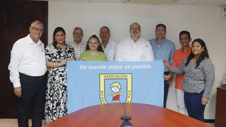Junta directiva de la Fundación Mensajeros de La Paz.