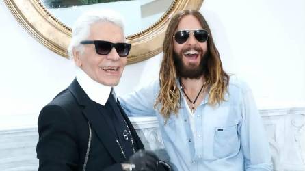 El diseñador Karl Lagerfeld junto al actor Jared Leto en una foto de archivo.