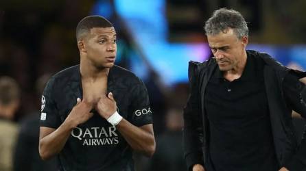 Mbappé ha sido relegado al banquillo de suplentes en algunos juegos por decisión de Luis Enrique.