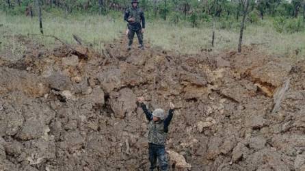 Especialistas en explosivos participaron en la destrucción del área.